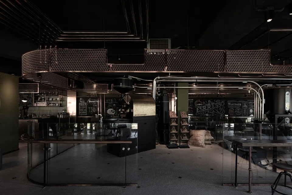 七星硬核的金属质感，让这个杭州餐饮空间设计绝了